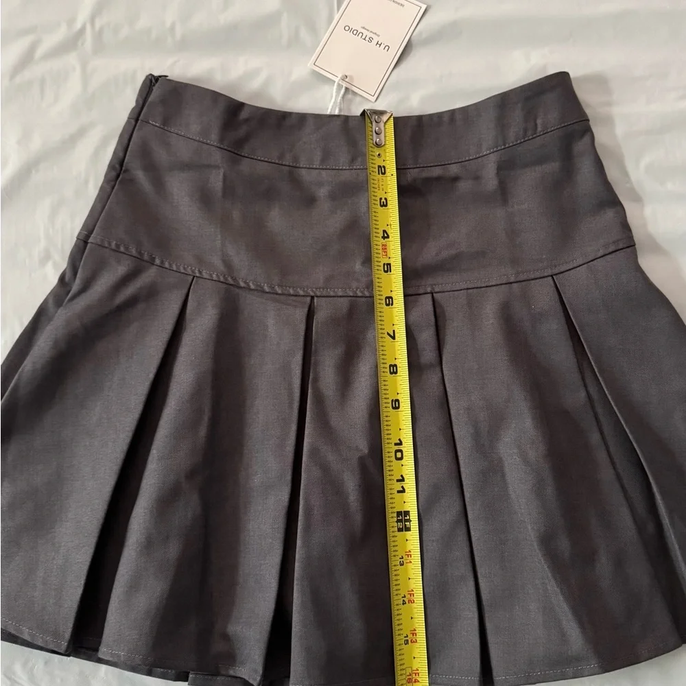 Classic Gray Pleated Skirt - Picture 8 of 13